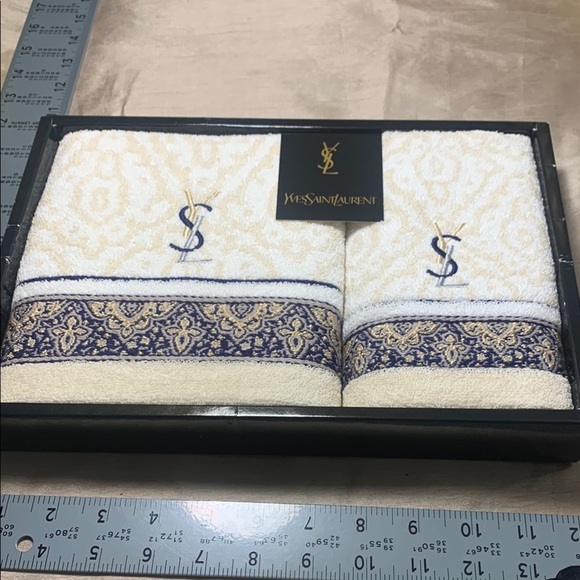 Yves Saint Laurent Cream and Blue Towel Set NEE VINTAGE YSL - Picture 1 of 7